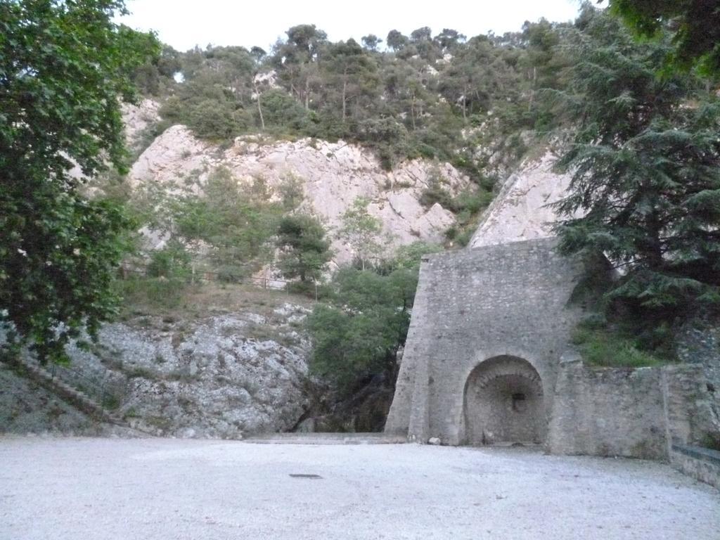 Gite Fa Mille Maison Bleu Robion en Luberon Екстериор снимка