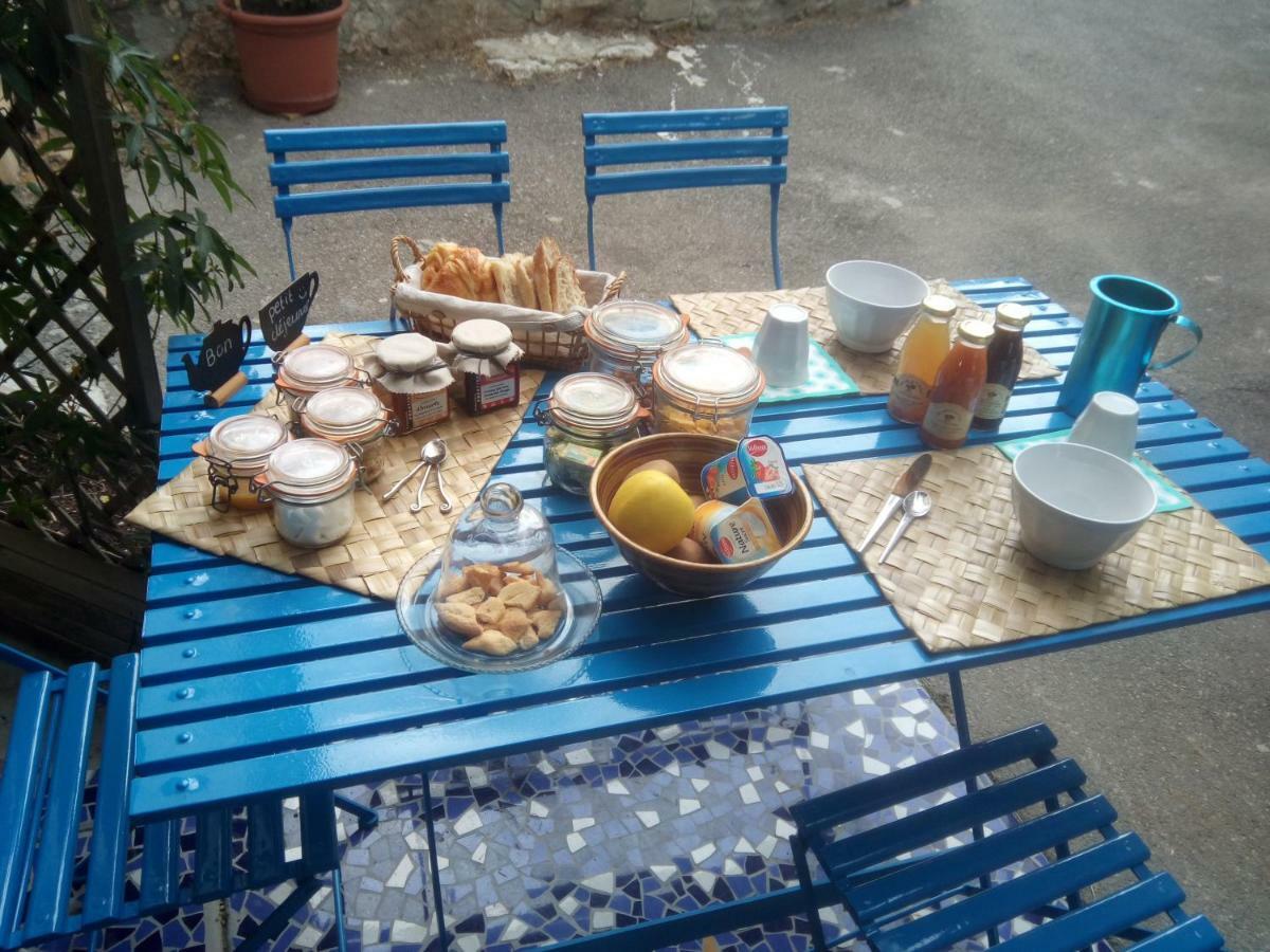 Gite Fa Mille Maison Bleu Robion en Luberon Екстериор снимка