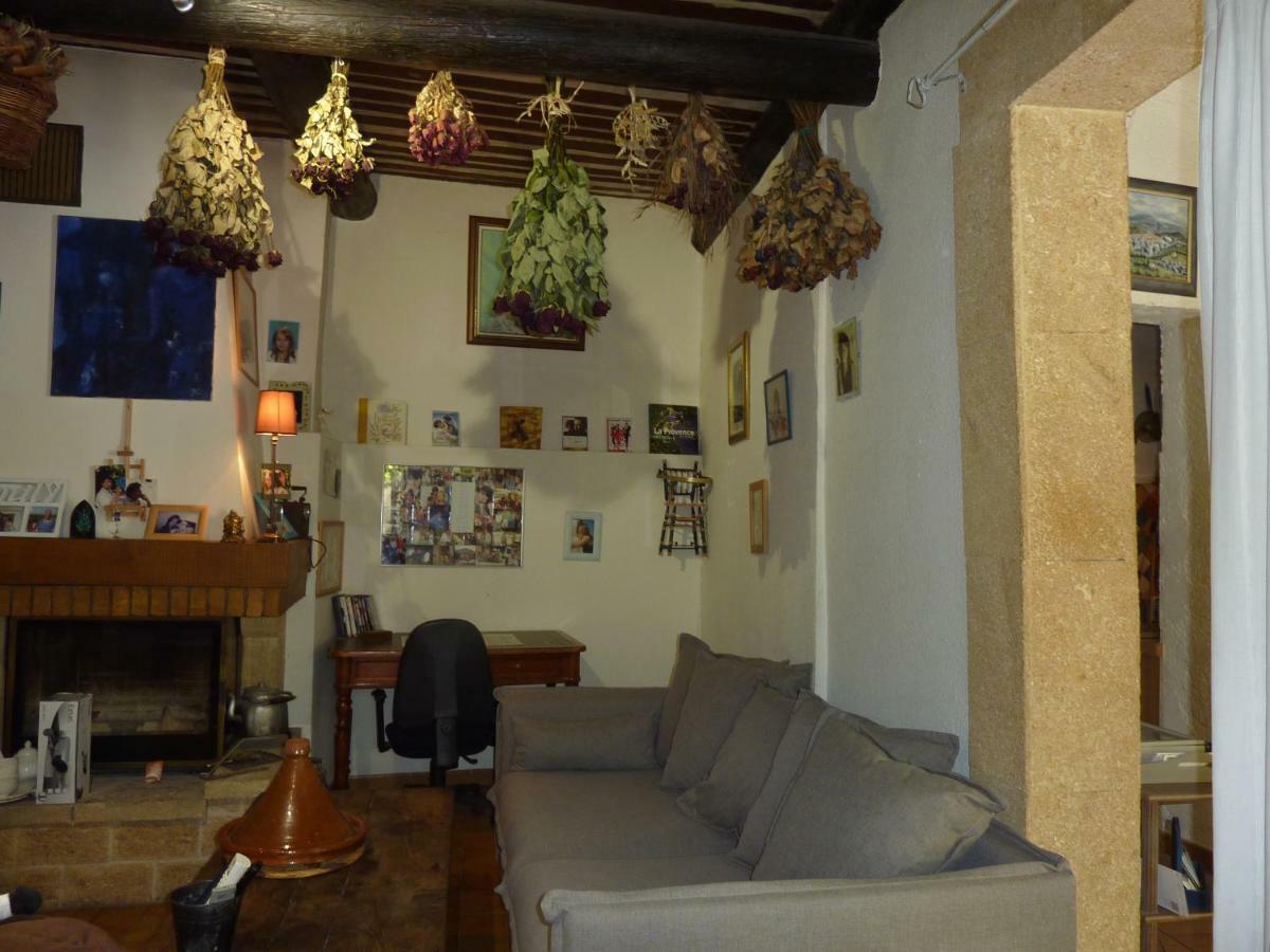 Gite Fa Mille Maison Bleu Robion en Luberon Екстериор снимка